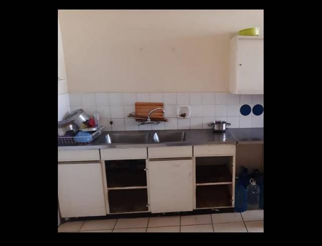 2 BEDROOM APARTMENT FOR SALE IN YEOVILLE